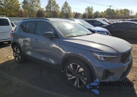 2023 Volvo Xc40 Plus из США, поврежденный, VIN YV4L12UW9P2062304
